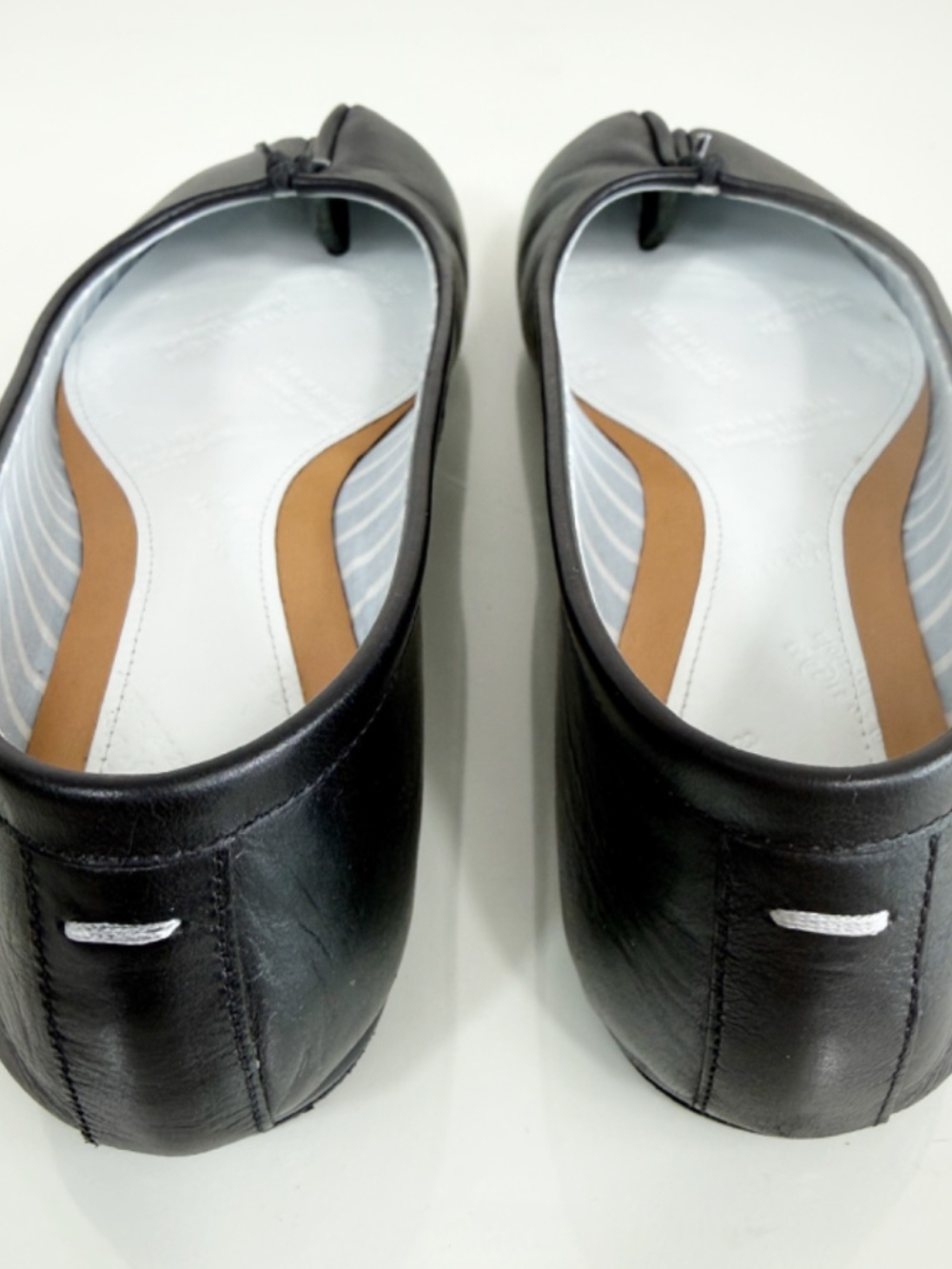 Maison Margiela Black Leather Tabi Flats - Picture 7 of 9